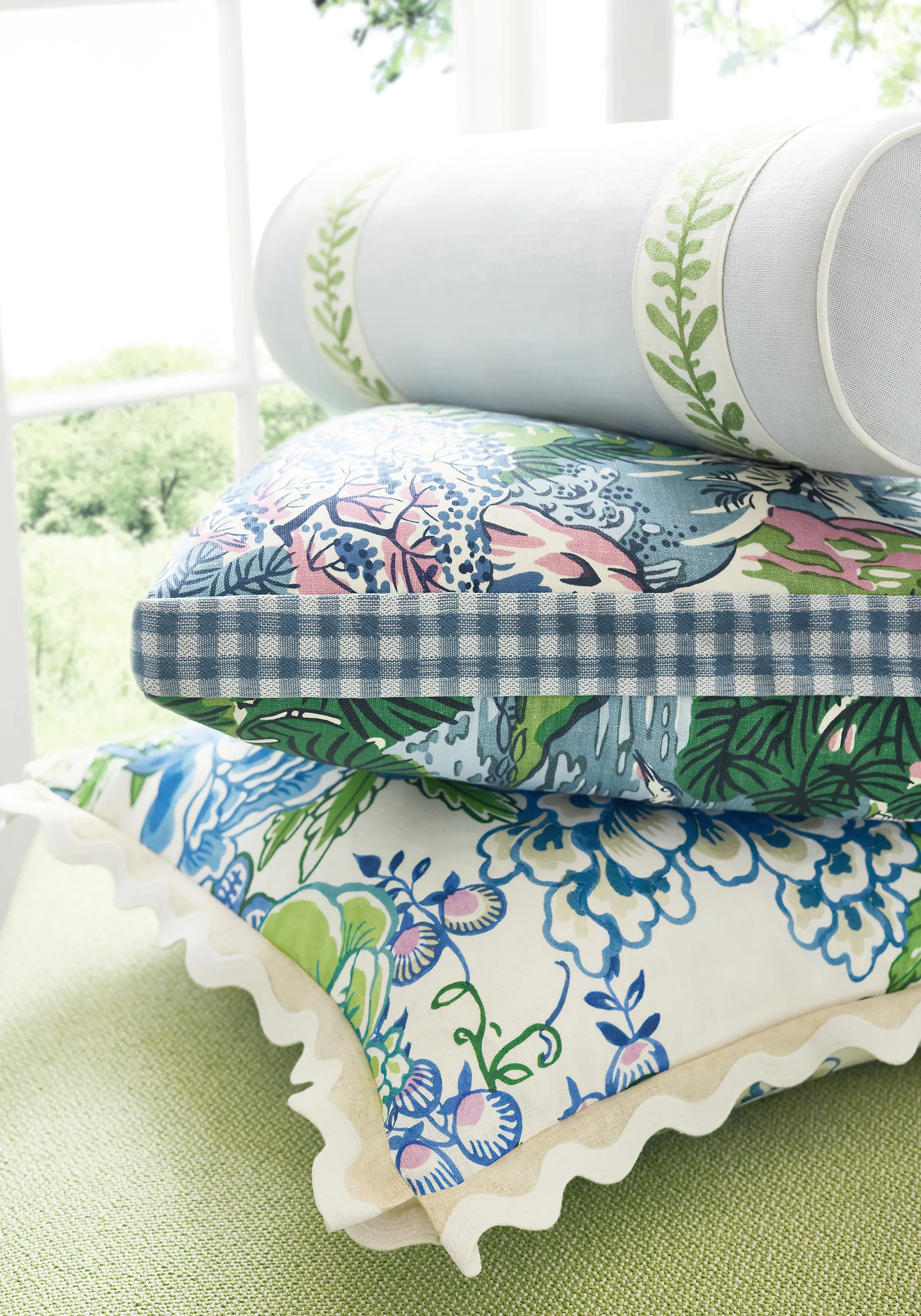 Thibaut Wave Tape in White on Linen (E12335)