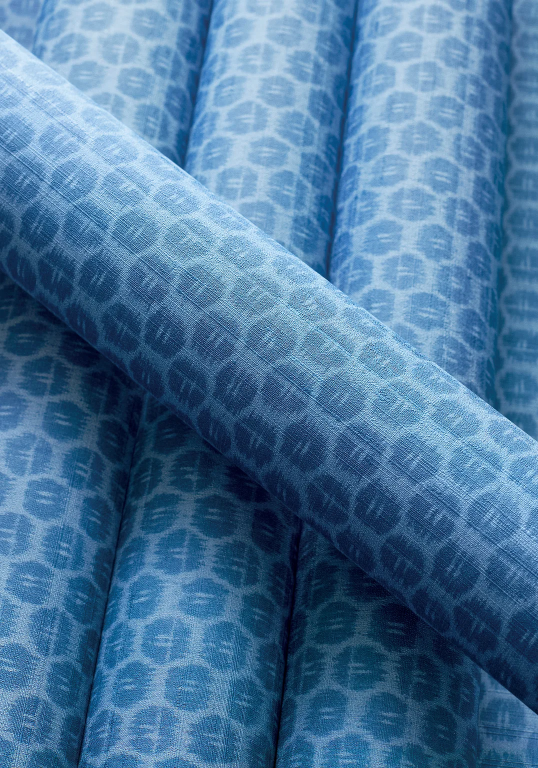 Thibaut Akari in Blue (T13370)