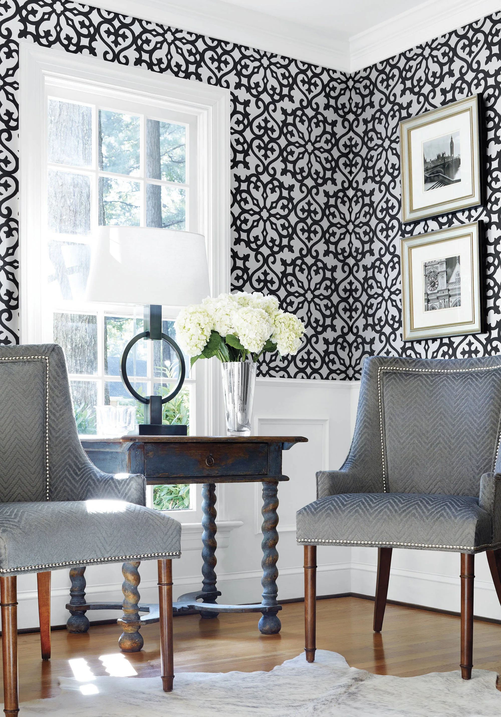 Thibaut Allison in Black on Metallic Silver (T35177)