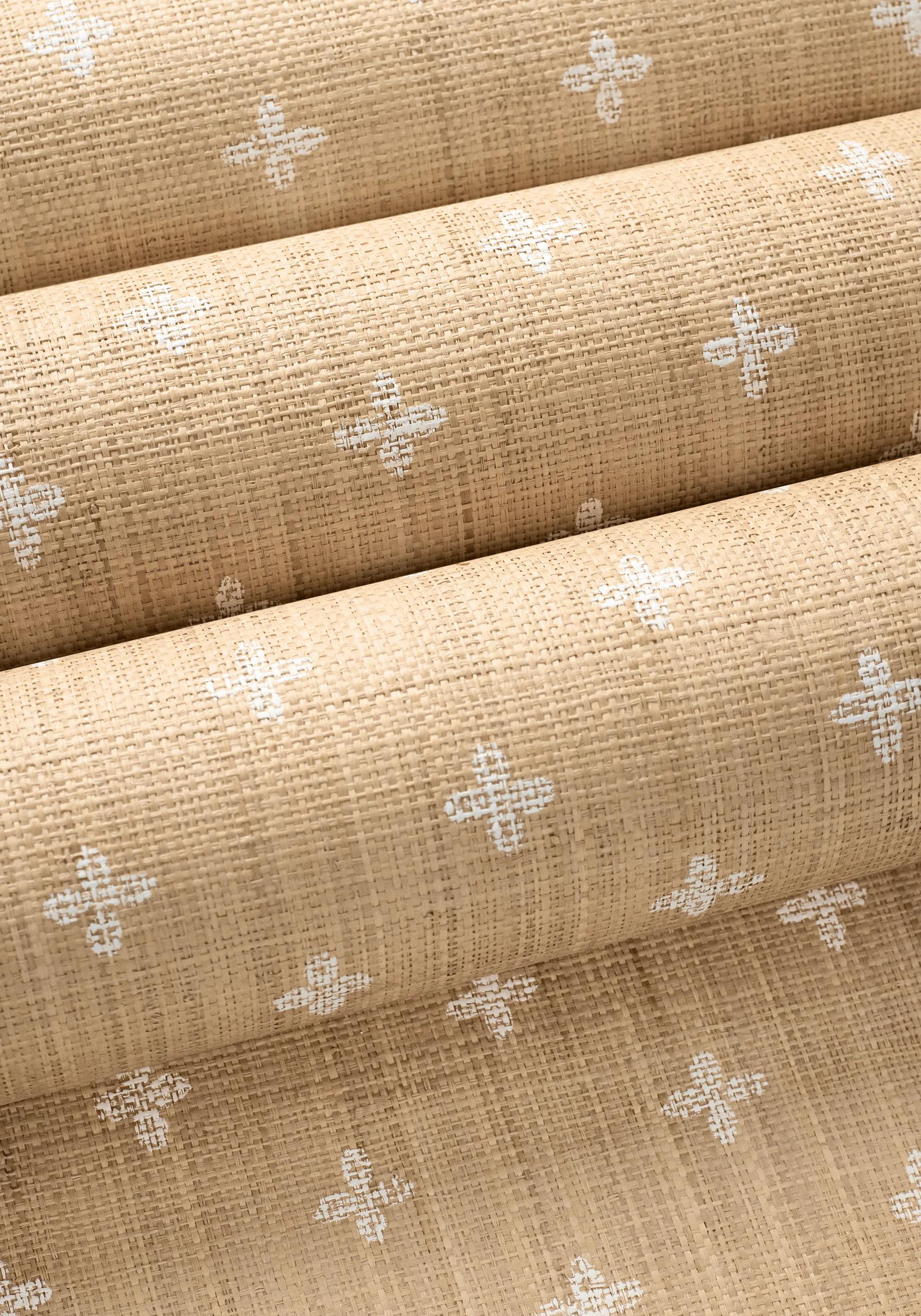T36450 | Bethany - White on Natural Thibaut Bethany in White on Natural (T36450)