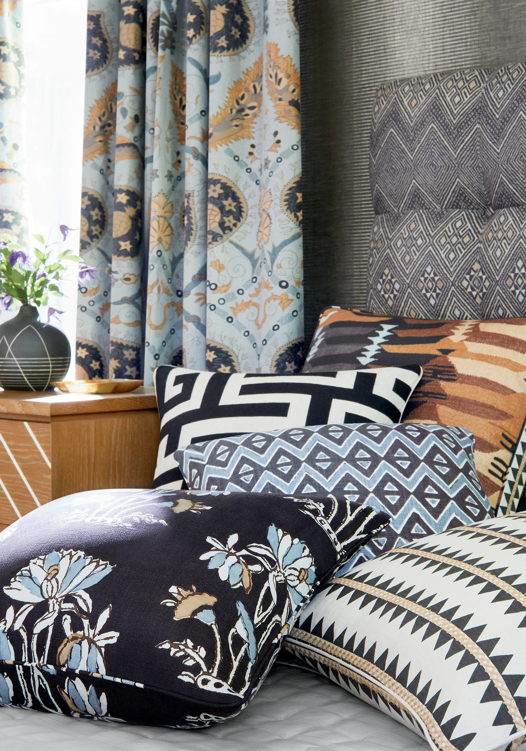 T13258 | Bozeman Stripe - Black Thibaut Bozeman Stripe in Black (T13258)