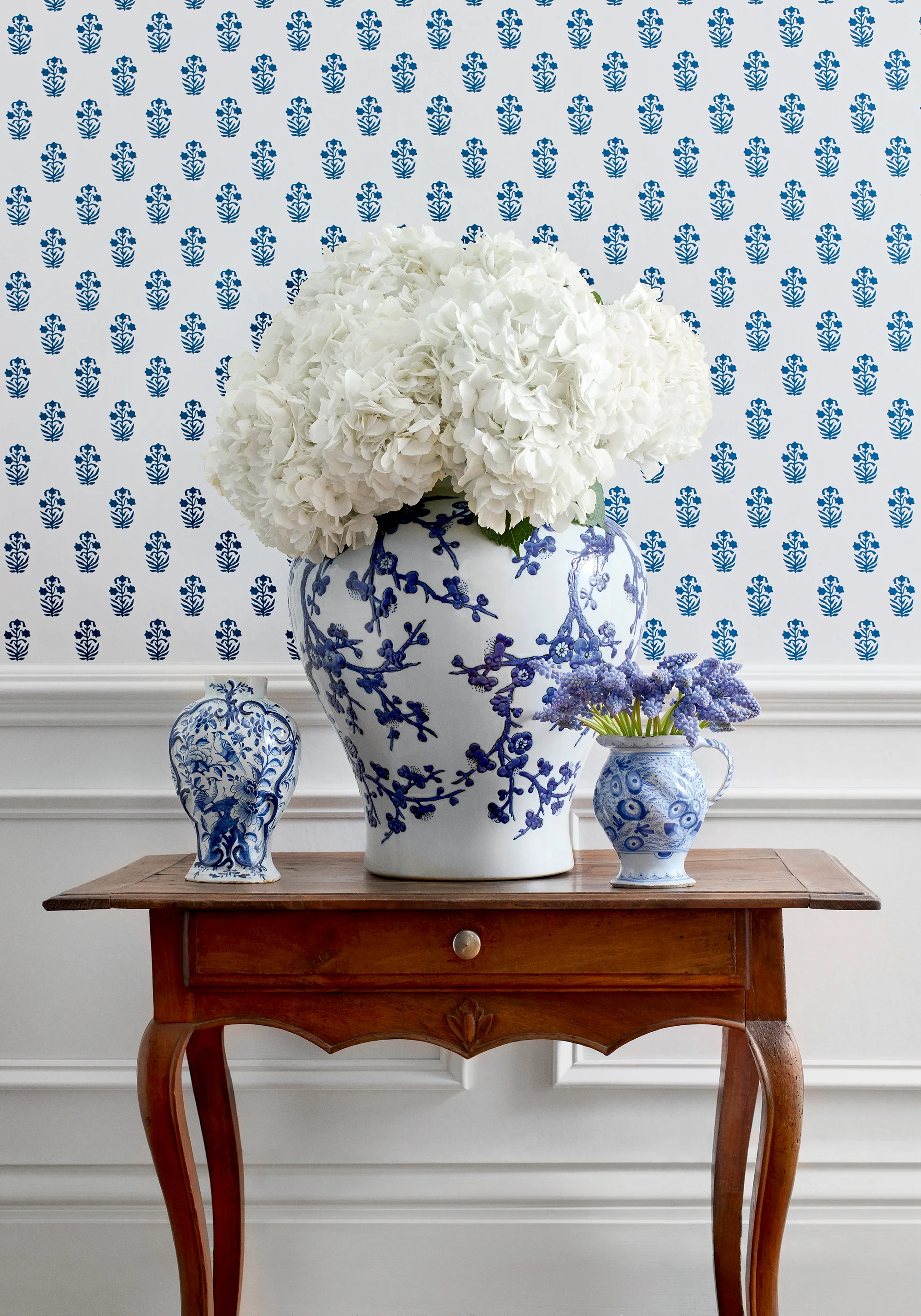 Thibaut Corwin in Navy on White (T36400)