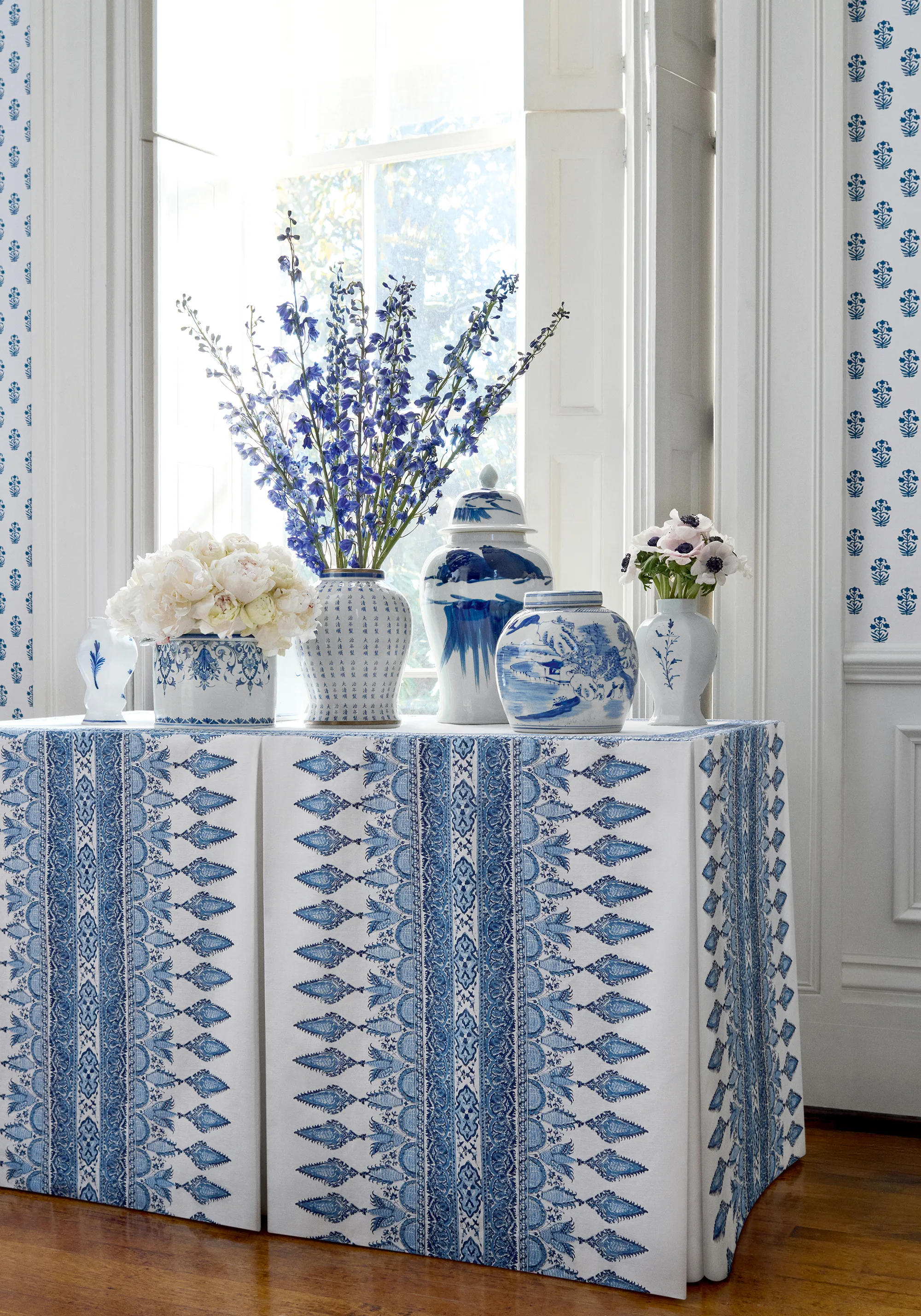 Thibaut Corwin in Navy on White (T36400)