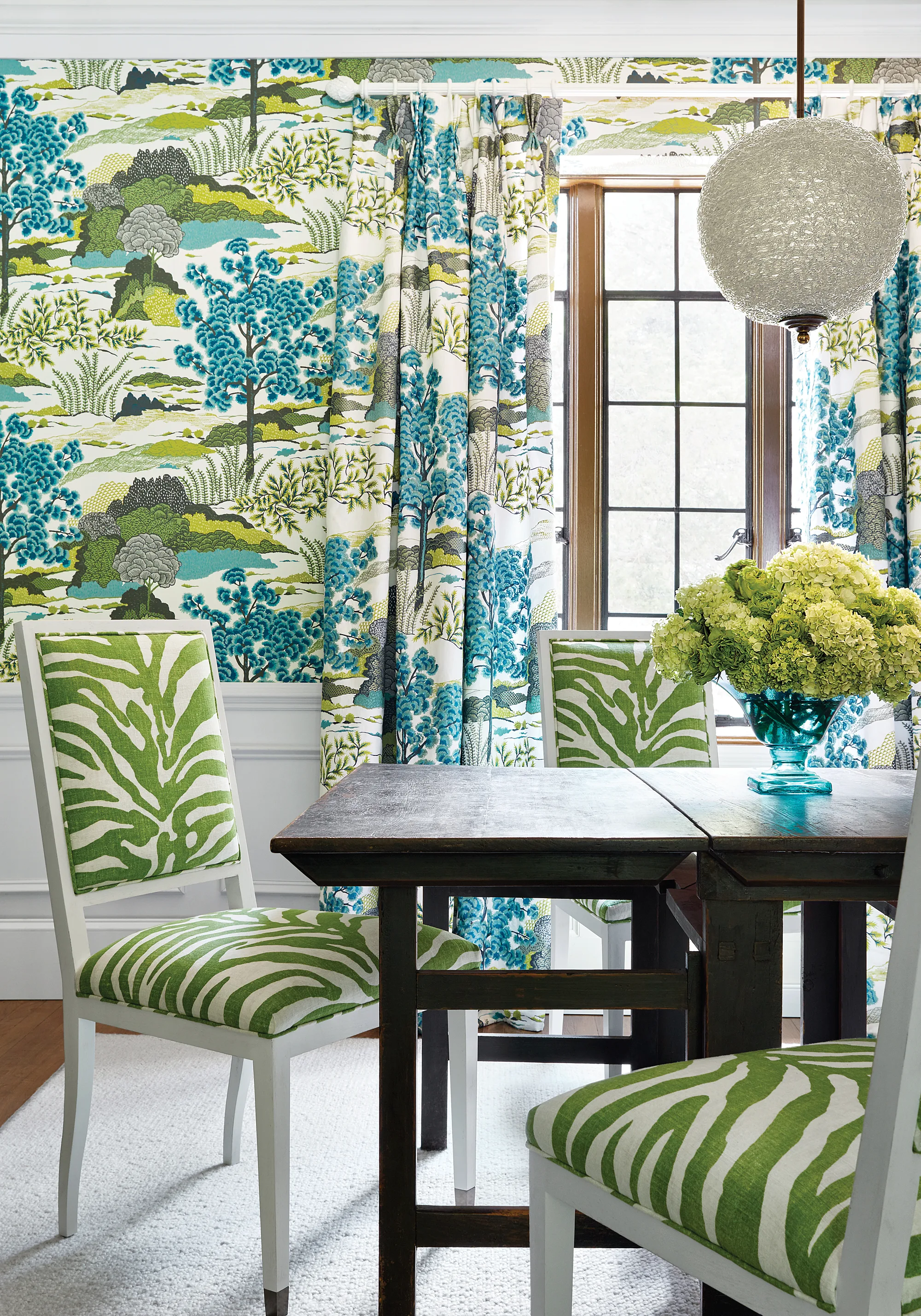 Thibaut Daintree in Bluemoon (T85040)