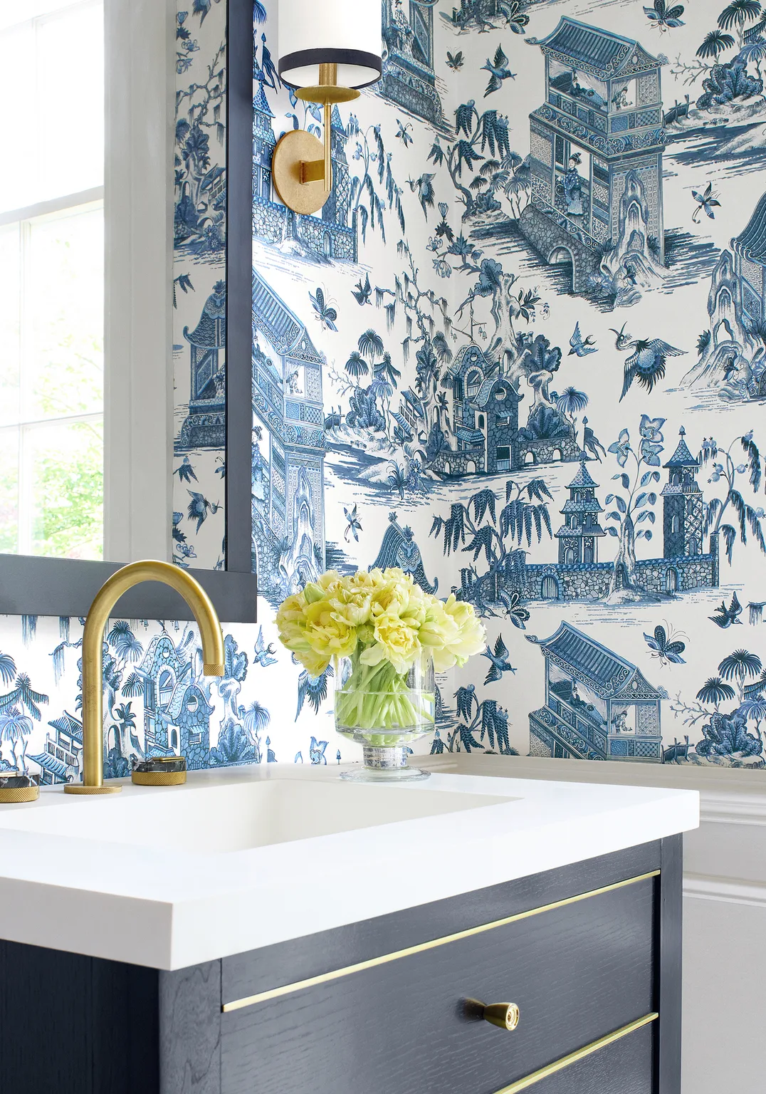 Thibaut Grand Palace in Blue and White (T13614)