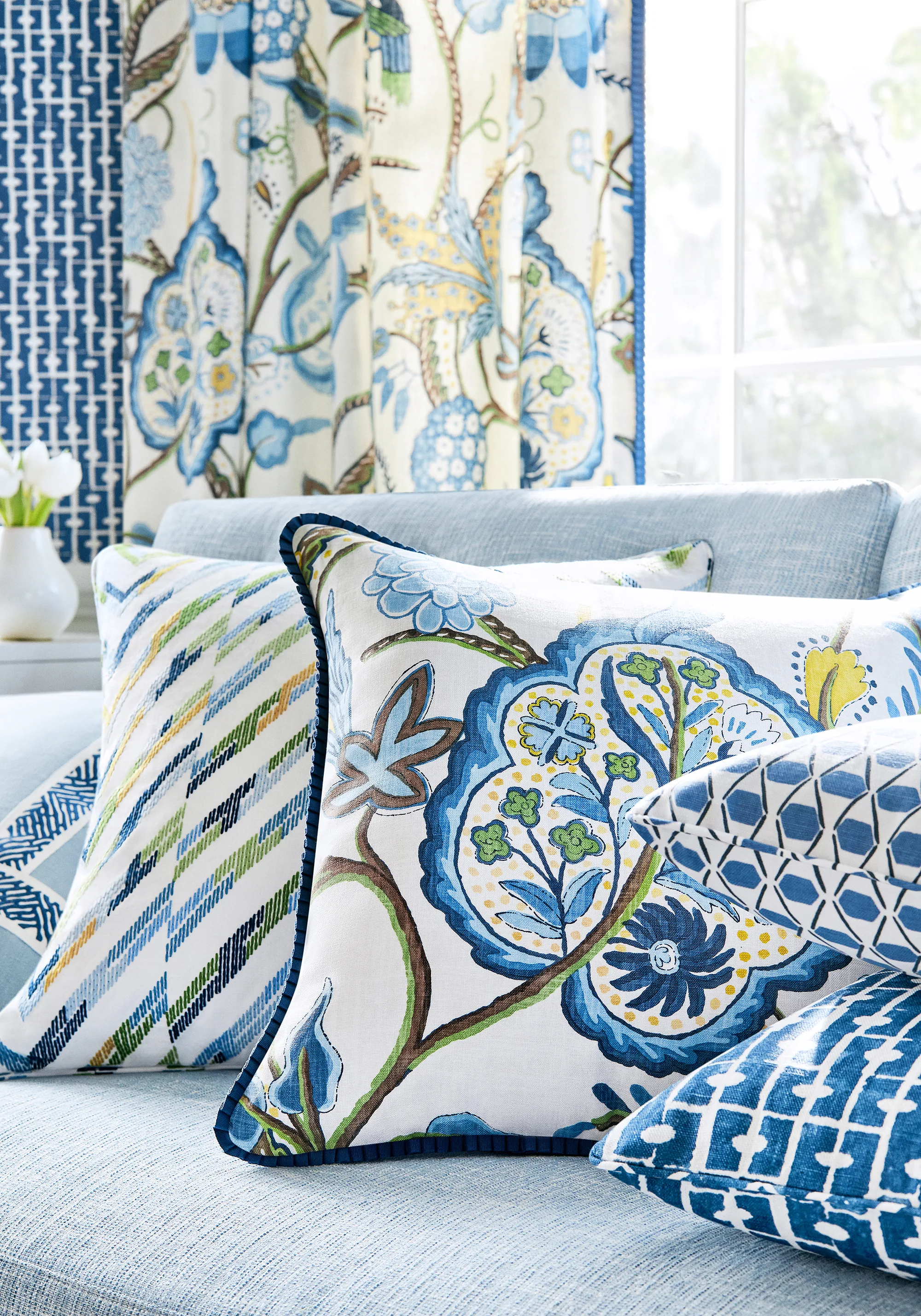 Thibaut Haven in Navy (T14310)