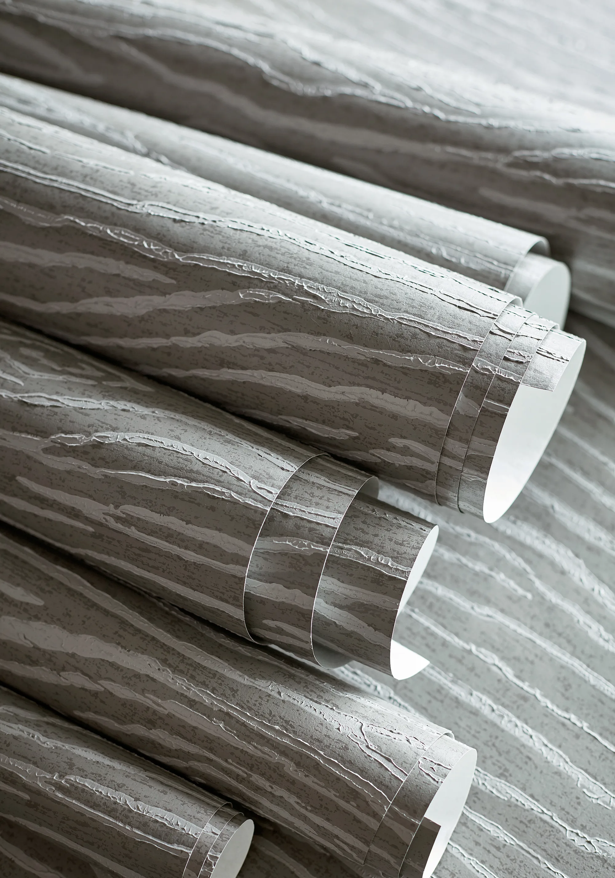 Thibaut Haywood in Charcoal (T75136)