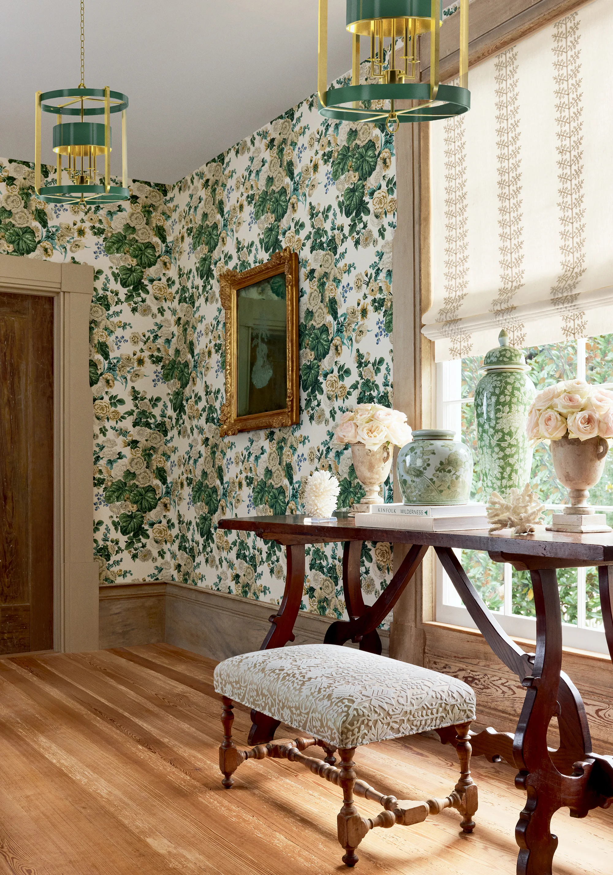 Thibaut Hidcote in White (T10510)