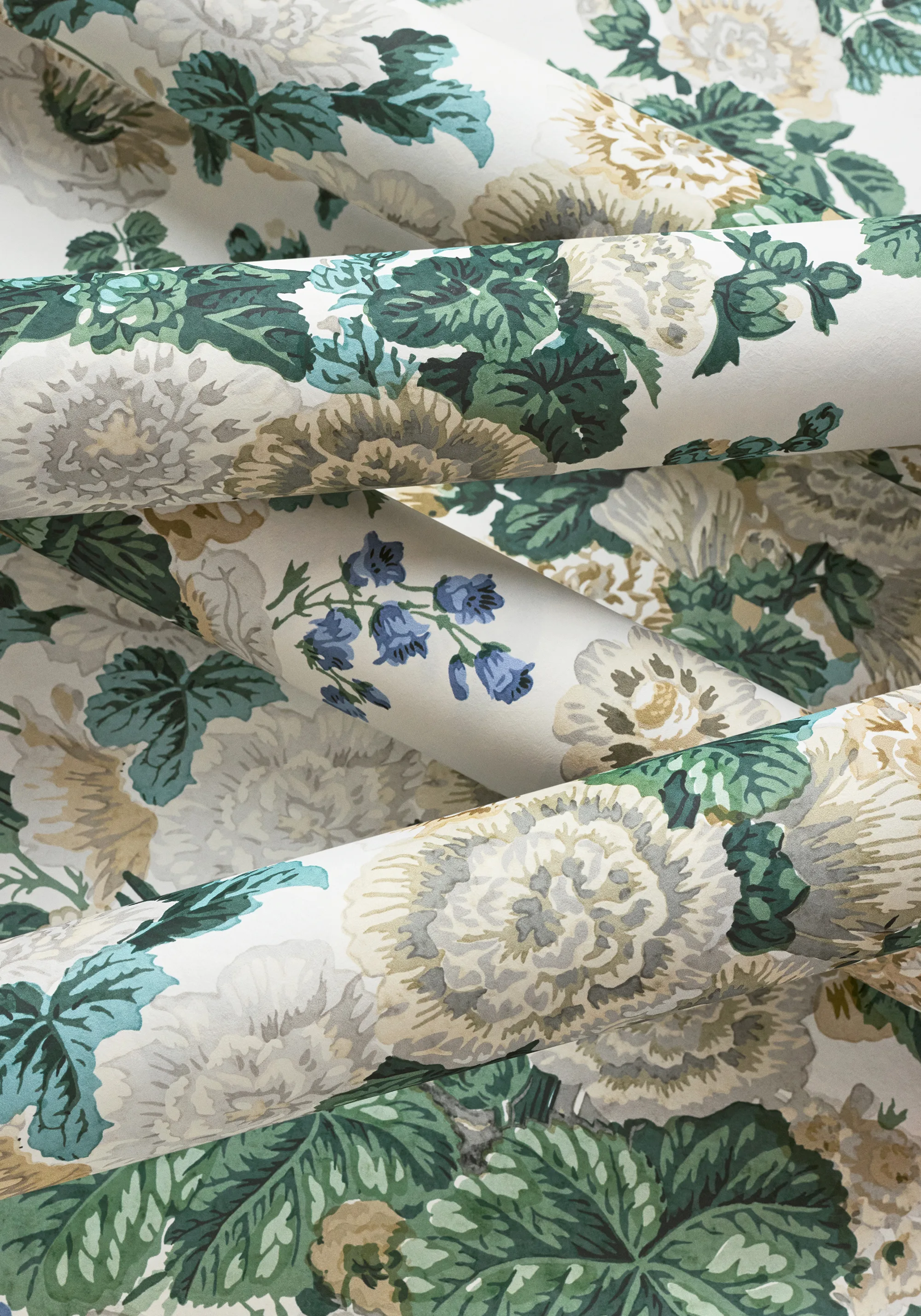 Thibaut Hidcote in White (T10510)