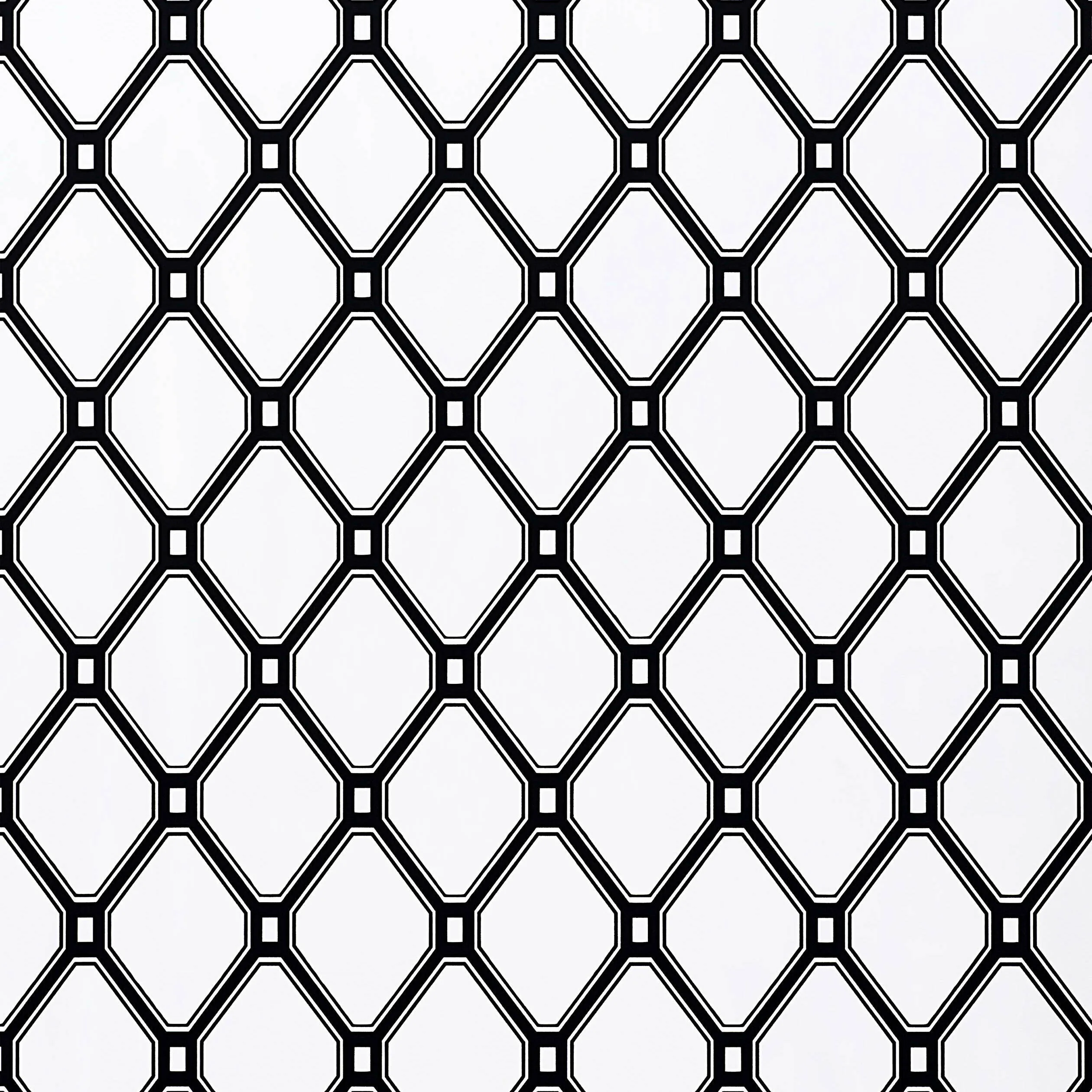 T4976 | Ingrid – Black on White