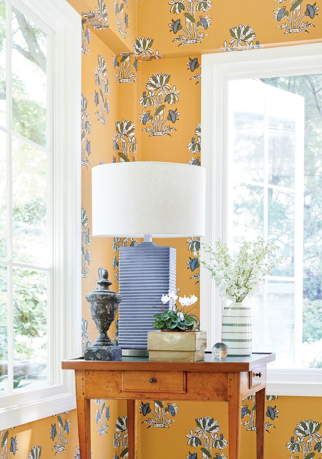 Thibaut Lily Flower in Harvest Gold (T13202)