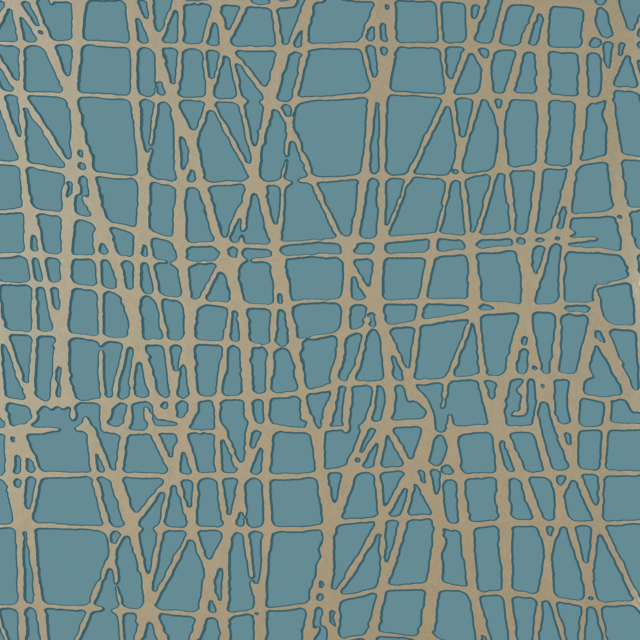 T455 | Mori – Metallic Pewter on Mineral