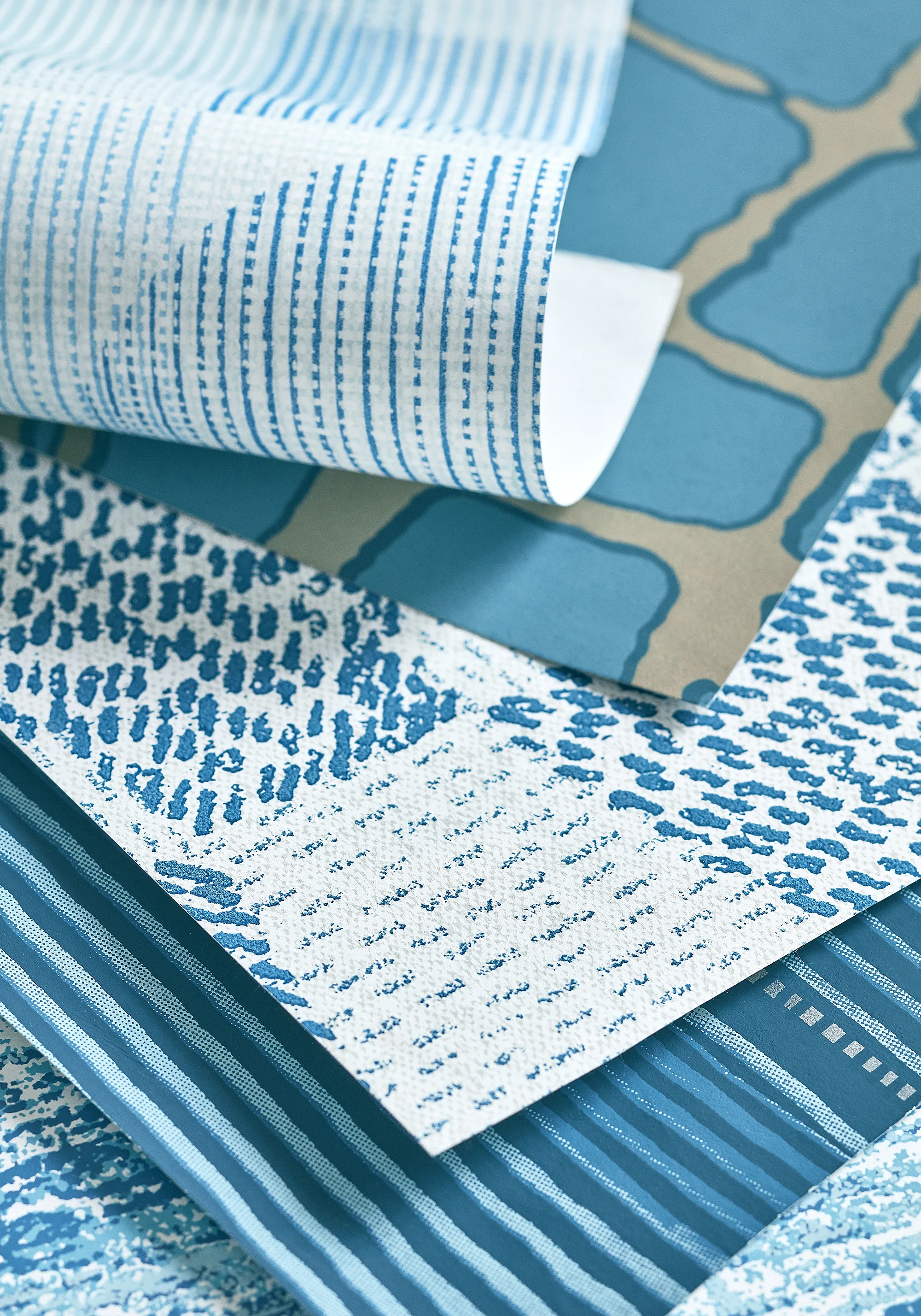 Thibaut Mori in Metallic Pewter on Mineral (T455)