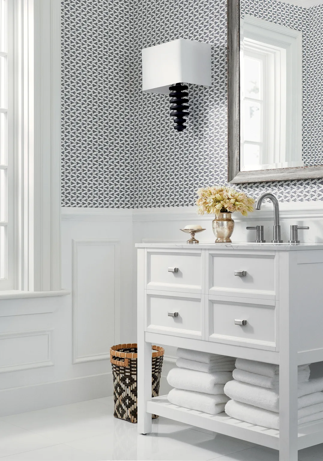Thibaut Pisces in Black (T13328)