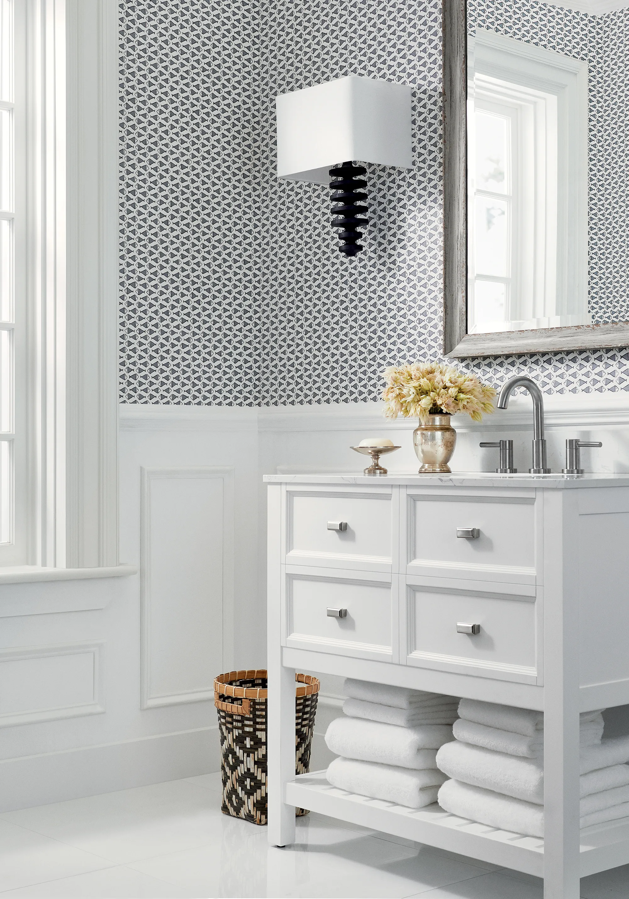 Thibaut Pisces in Black (T13328)