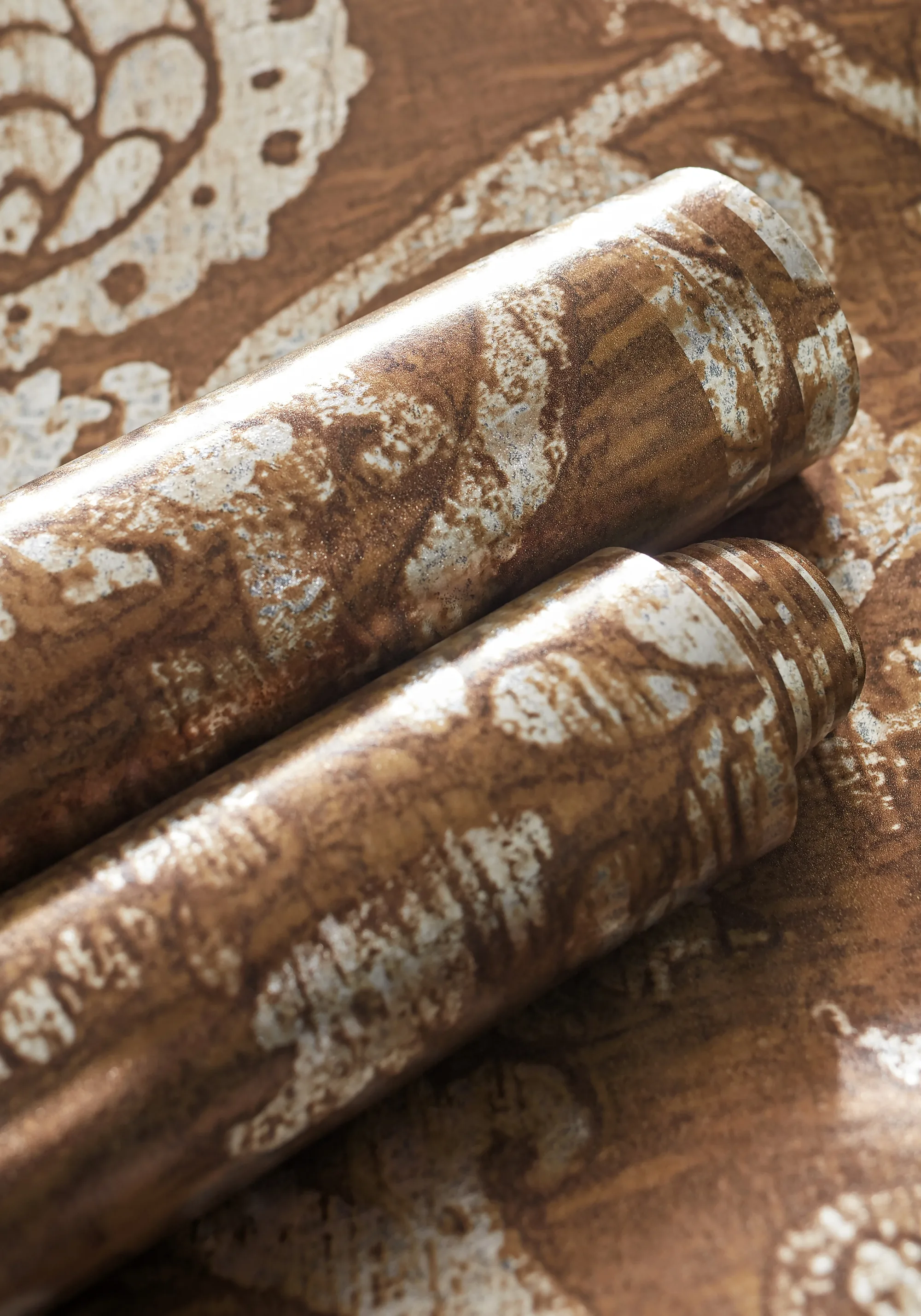Thibaut Pravata Damask in Sienna on Foil (T89175)