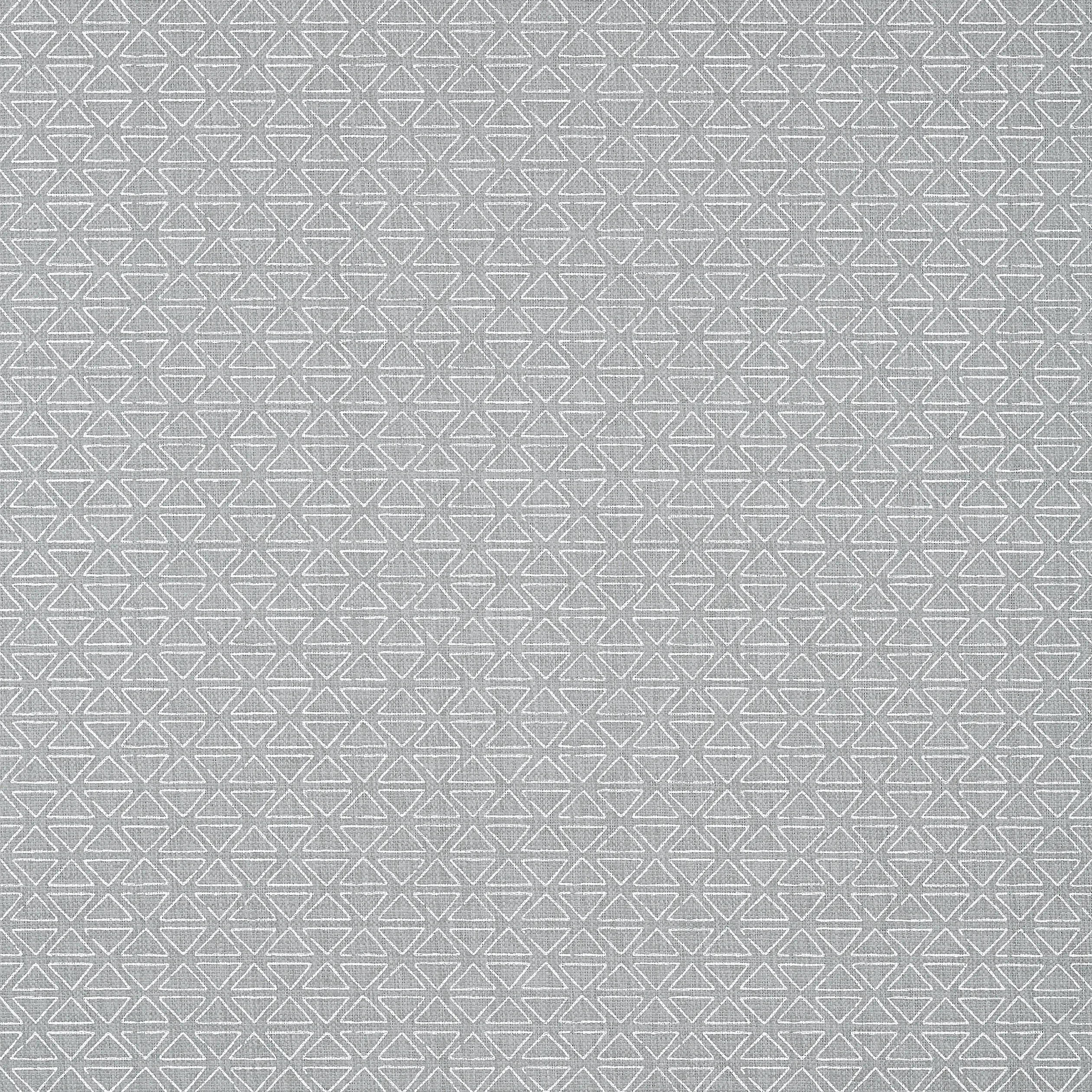 AT9695 | Pyramid – Smoke