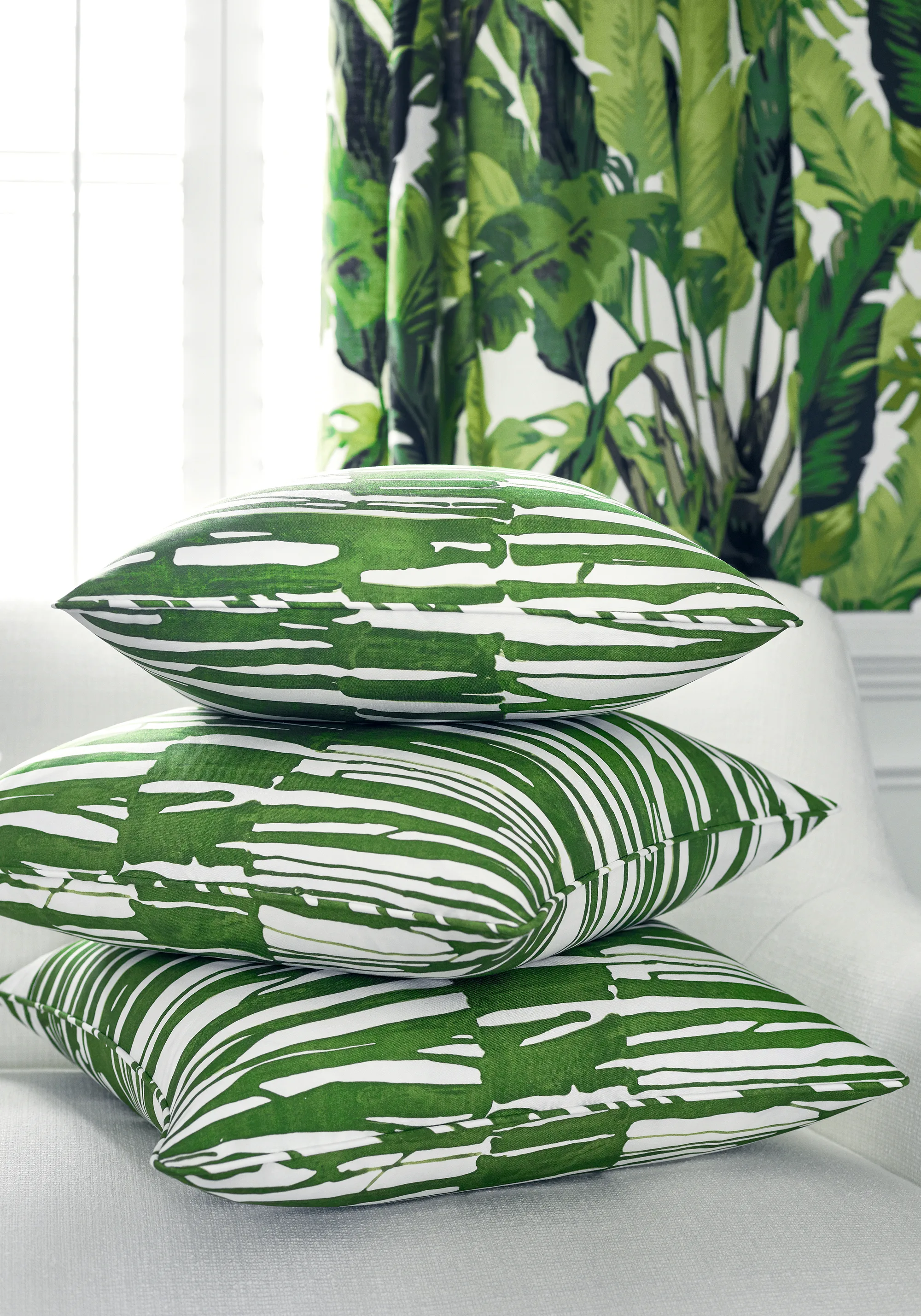 Thibaut Travelers Palm in Green (T10127)