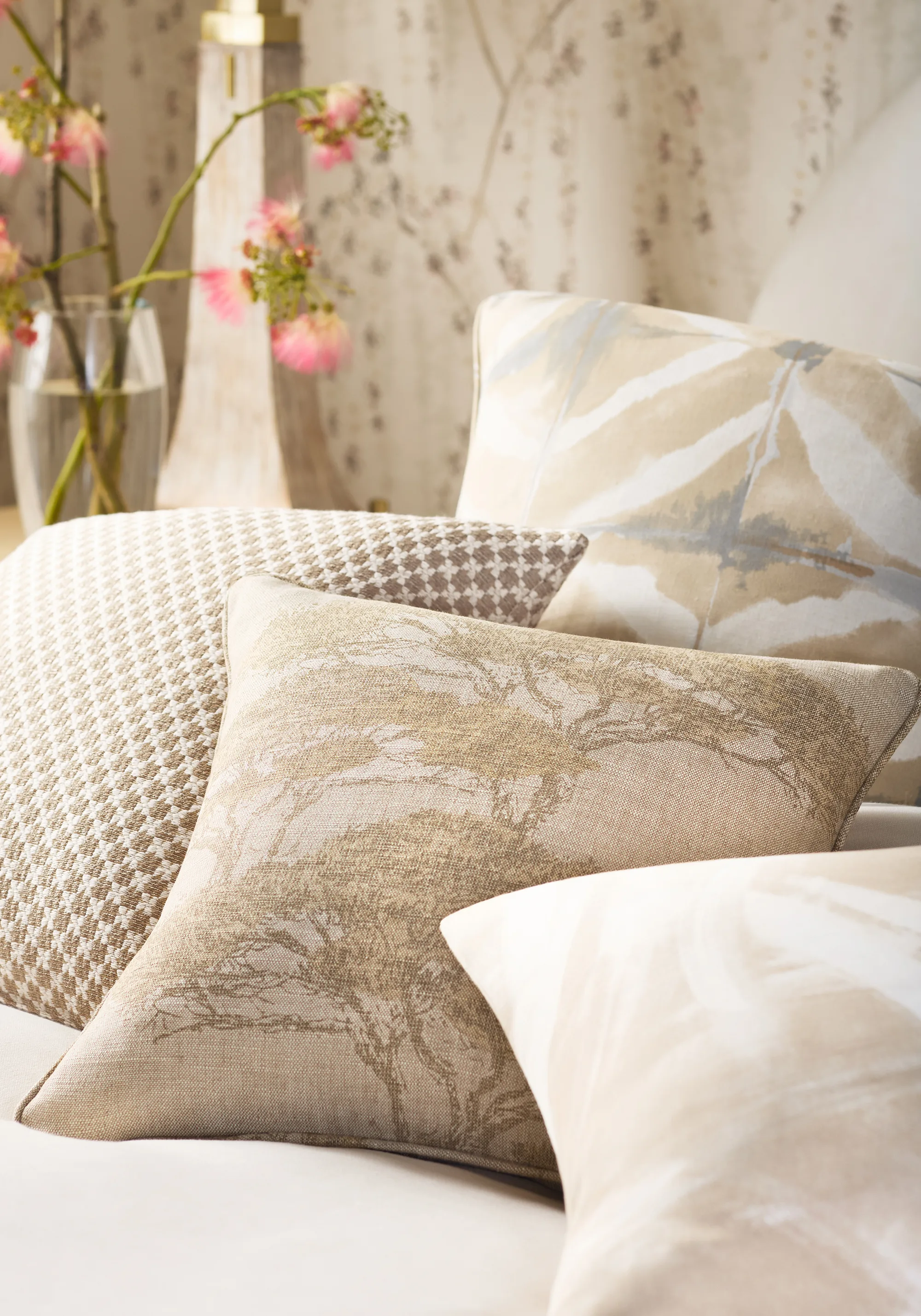 Thibaut Weeping Blossom in White (T24454)