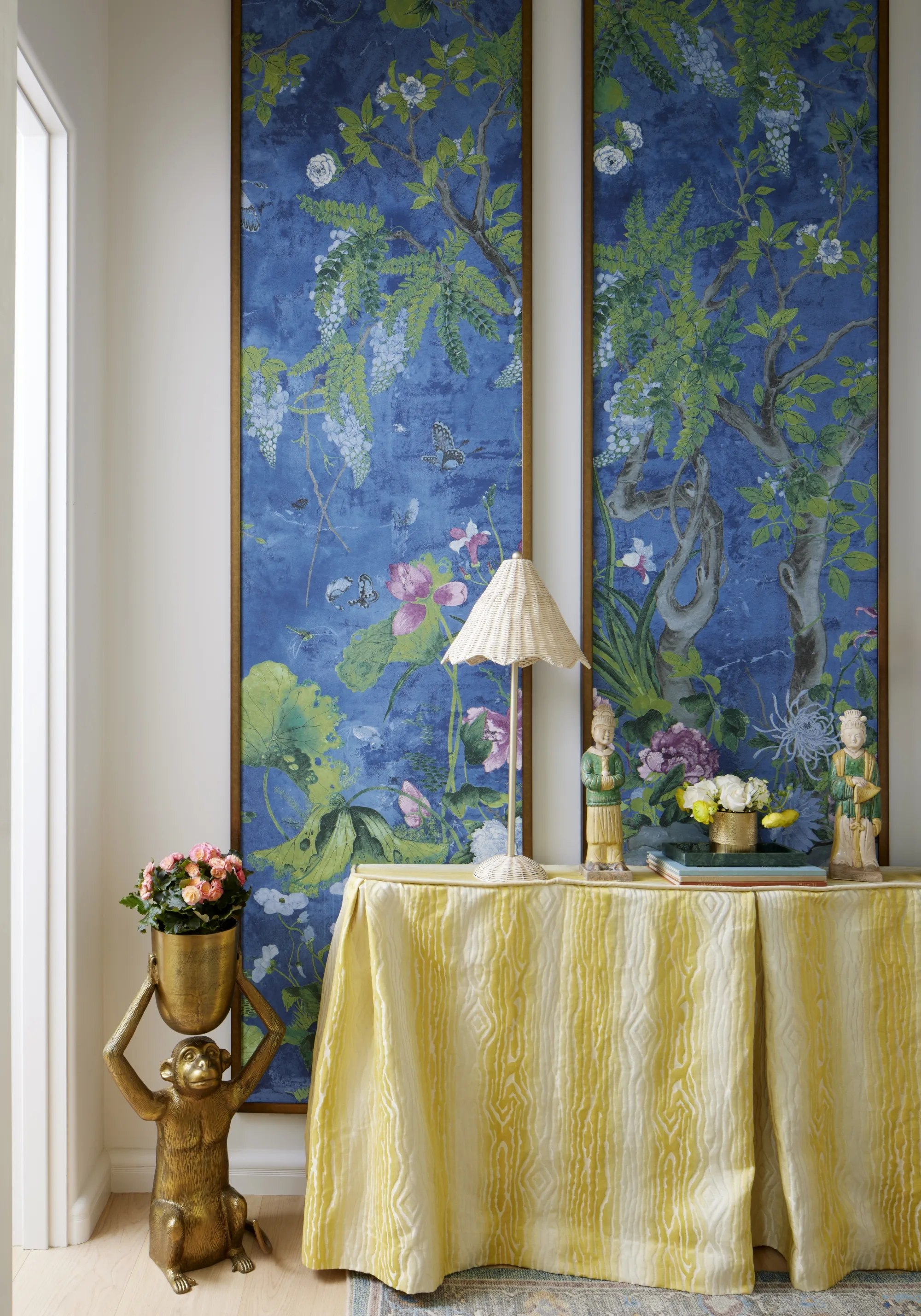 Thibaut Wild Wisteria Mural in Navy (TM42055)