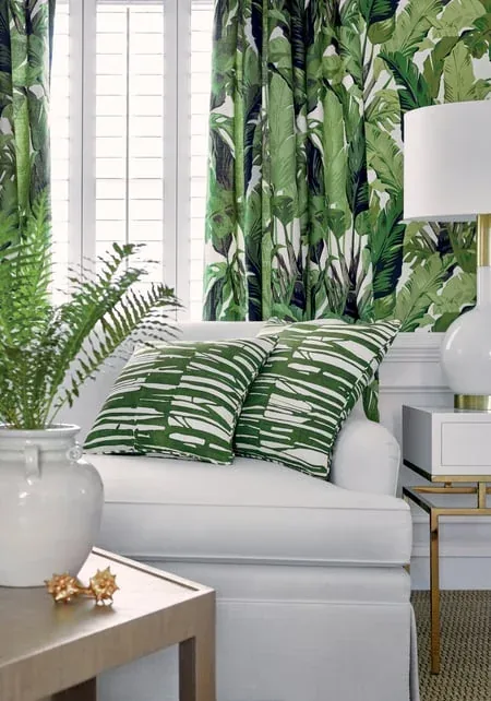 T10127 | Travelers Palm - Green room view