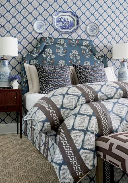 T13249 | Austin Diamond - Navy room view