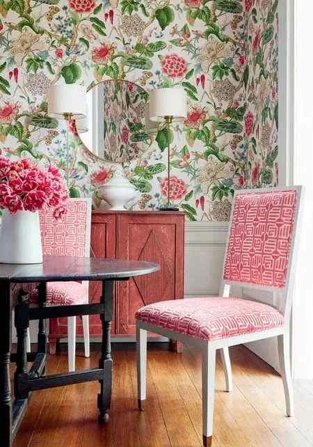 T13658 | Hill Garden - Coral and Green room view