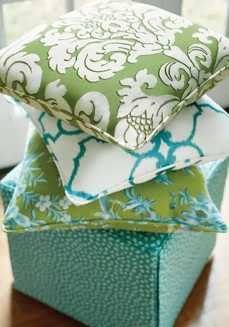 T14219 | Trelawney Damask - Green room view