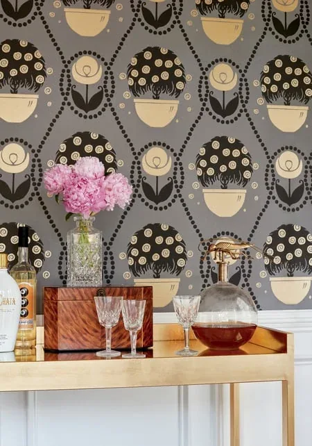 T2957 | Rene - Metallic Gold on Charcoal room view