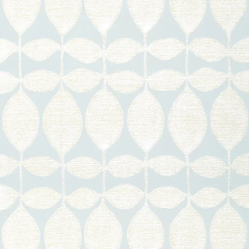 T41043 | Lola – Pearl on Soft Blue