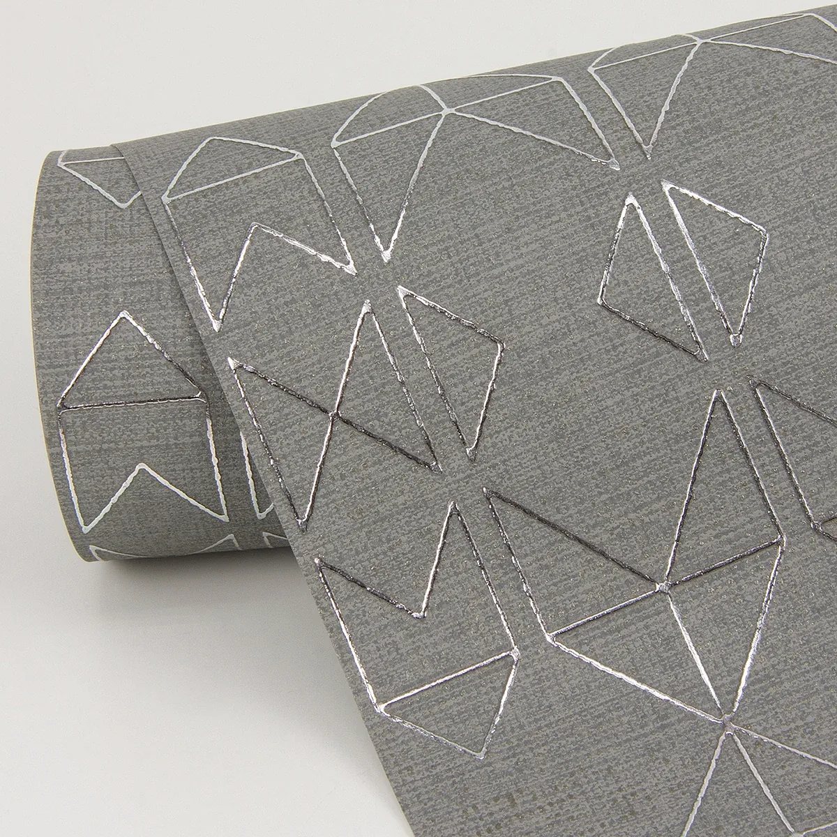4019-86405 | Paititi Sterling Diamond Trellis Wallpaper