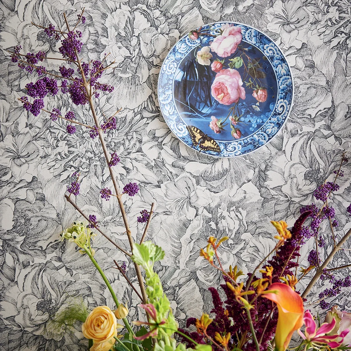 Brewster Home Fashions Auguste Charcoal Floral Wallpaper | Wallpaper Twins Brewster Home Fashions Auguste Charcoal Floral Wallpaper - SKU 307340