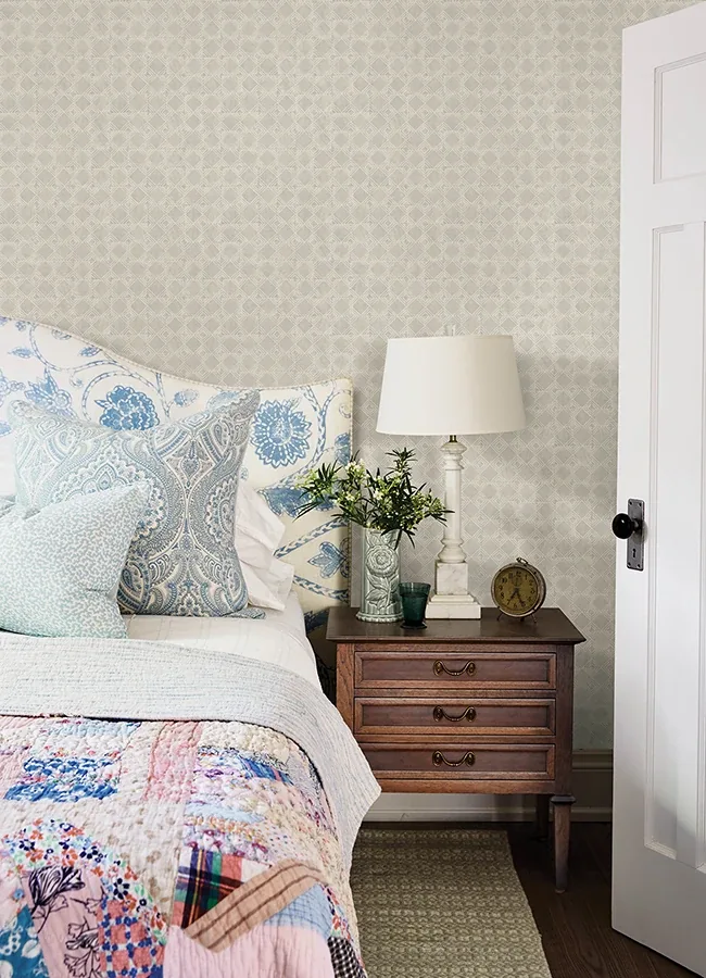Brewster Home Fashions Button Block Light Grey Geometric Wallpaper - SKU 3125-72309