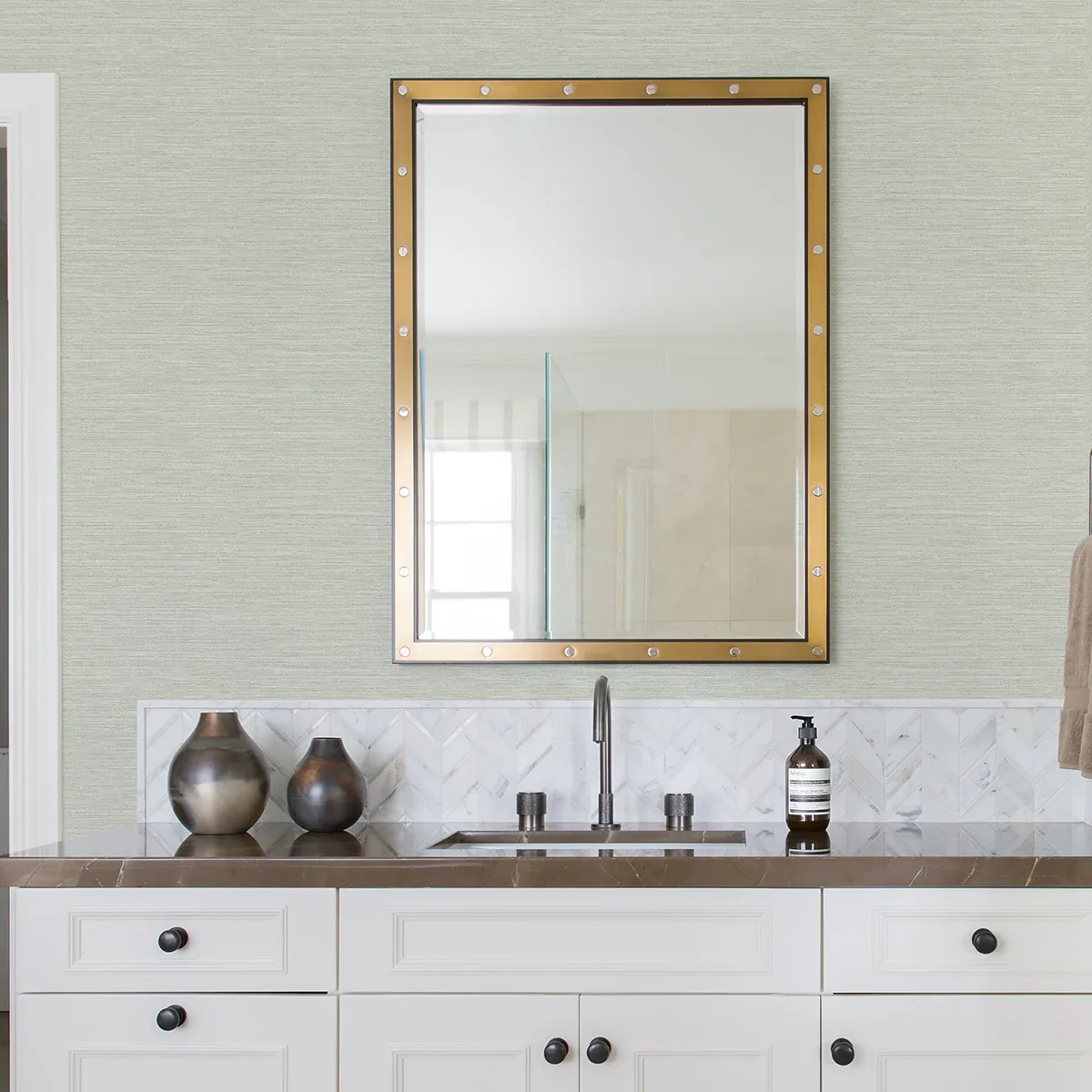 4025-82536 | Cantor Light Green Faux Grasscloth Wallpaper