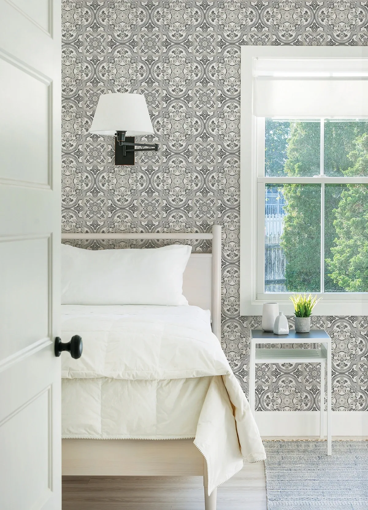 Brewster Home Fashions Concord Black Medallion Wallpaper - SKU 3124-13964