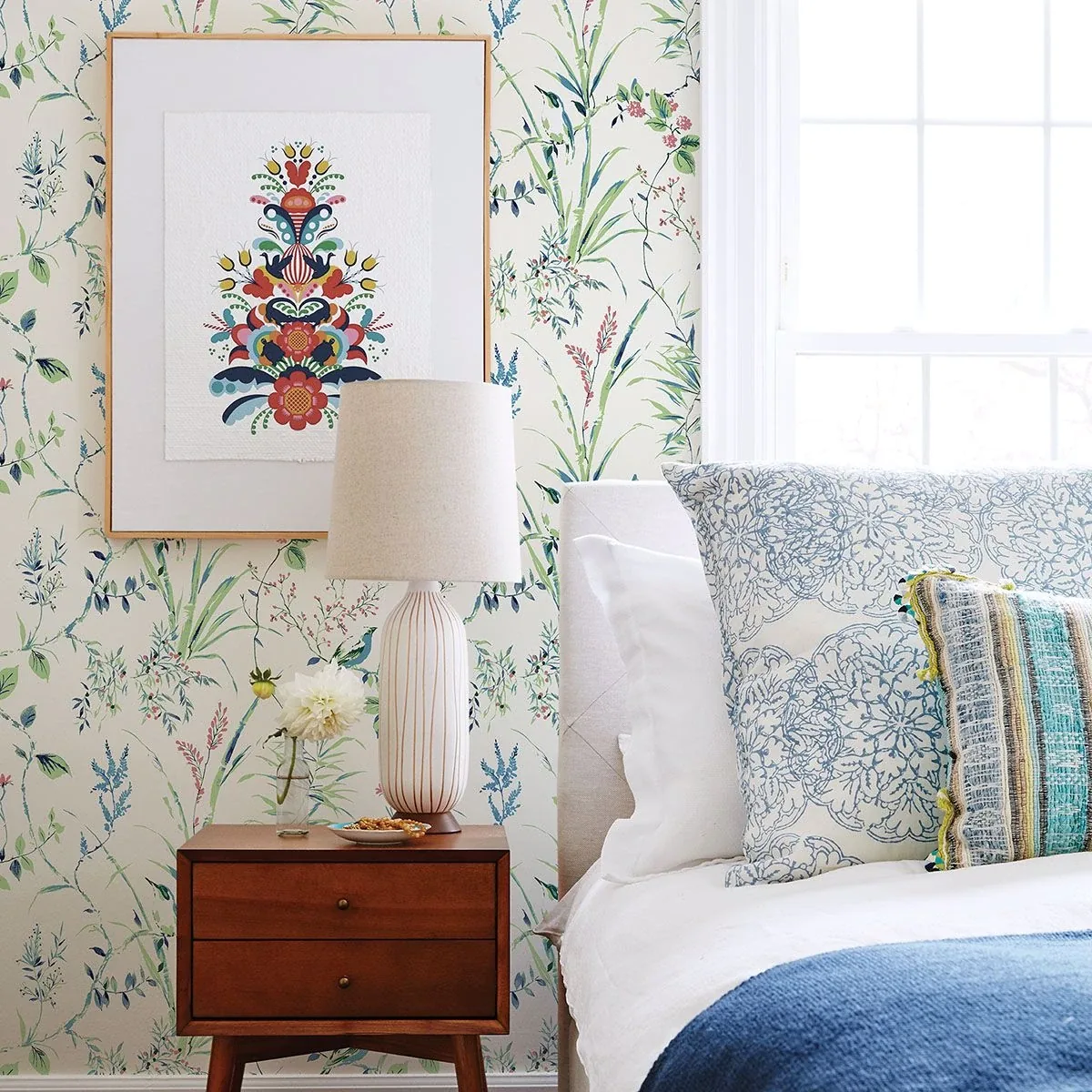 UW25887 | Mariko Green Botanical Wallpaper