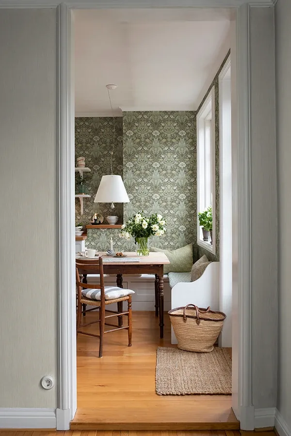 Brewster Home Fashions Spring Thicket Green Tulip Damask Wallpaper | Wallpaper Twins Brewster Home Fashions Spring Thicket Green Tulip Damask Wallpaper - SKU 4171-82067