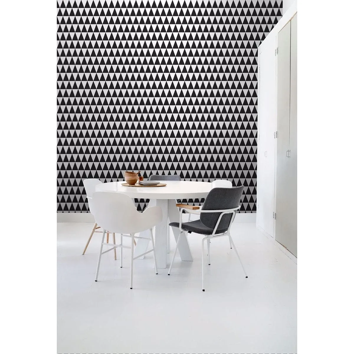 Brewster Home Fashions Verdon Black Geometric Wallpaper | Wallpaper Twins Brewster Home Fashions Verdon Black Geometric Wallpaper - SKU DD128845