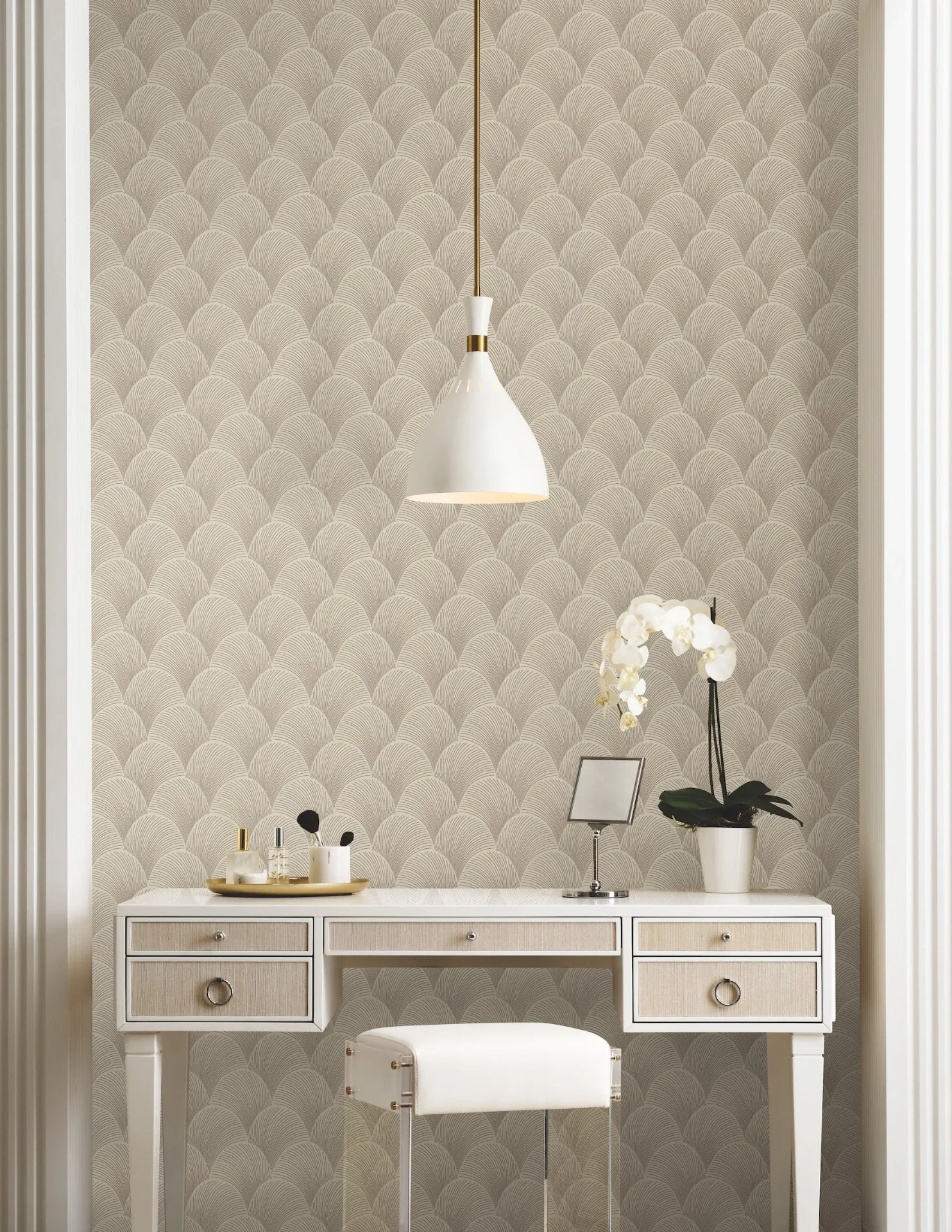 York Designer Series Metallic Beige Gold Scallop Wallpaper - SKU NT6107