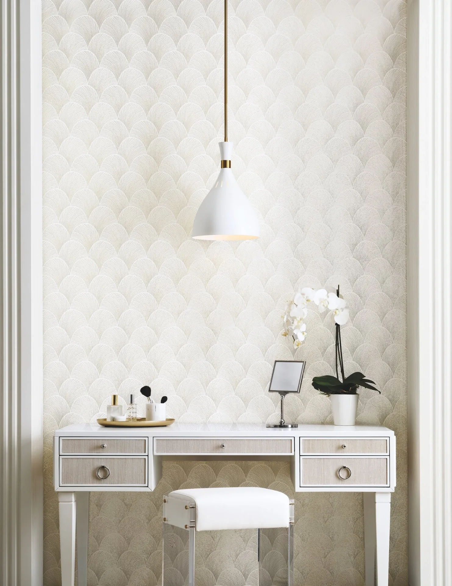 York Designer Series Metallic White Gold Scallop Wallpaper - SKU NT6109