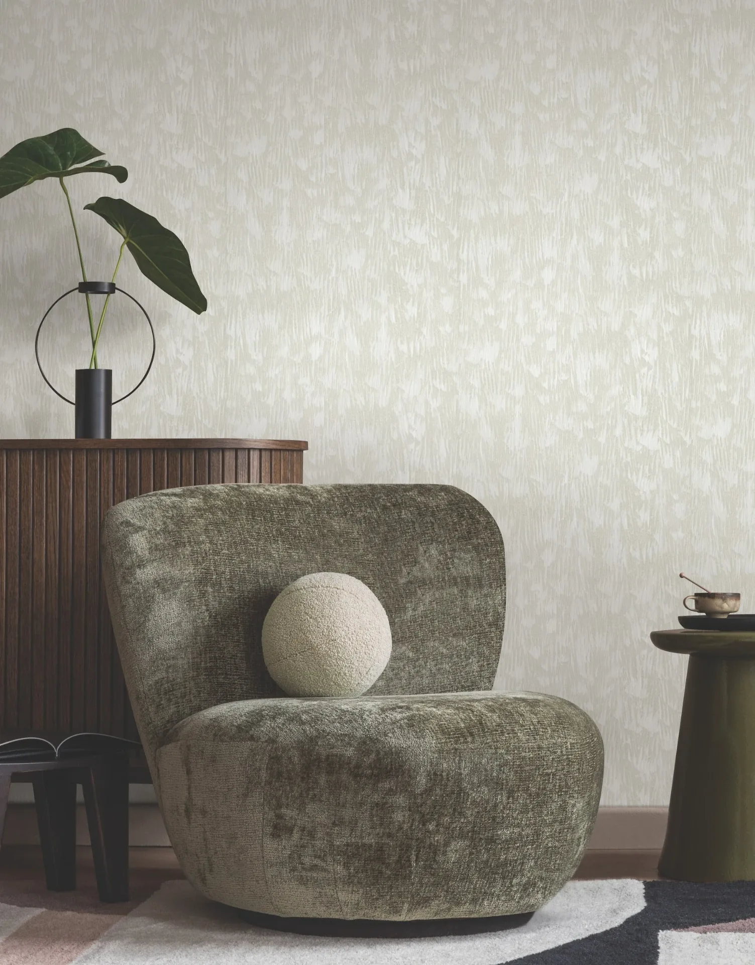 York Wallcoverings Gilded Plume Light Cream Wallpaper | Wallpaper Twins York Wallcoverings Gilded Plume Light Cream Wallpaper - SKU FM1002