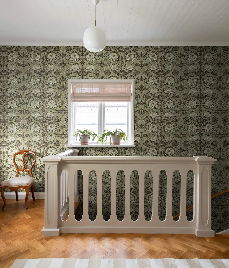 A-Street Prints African Marigold wallpaper, color Black, SKU 4171-82073