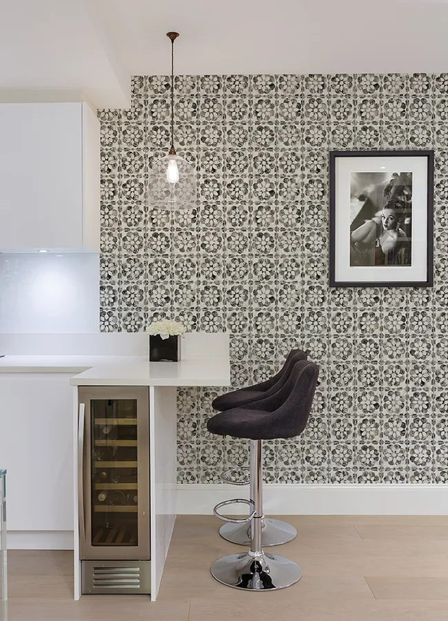 Advantage Izeda - Black Wallpaper | Buy Online Advantage Izeda wallpaper, color Black, SKU 2980-26196