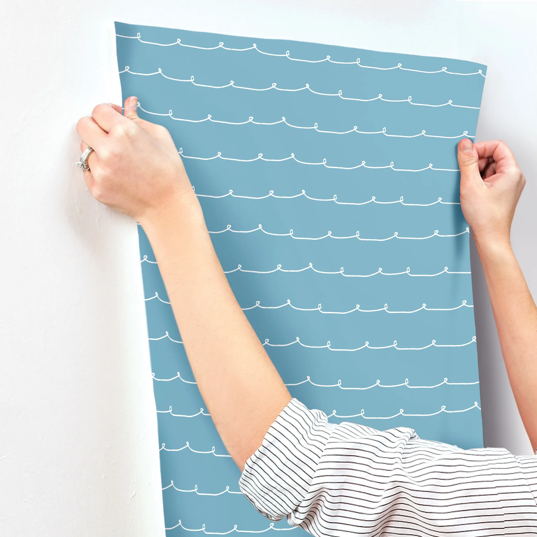Advantage Wiggle Line - Blue Wallpaper | Buy Online Advantage Wiggle Line wallpaper, color Blue, SKU 4203-27572