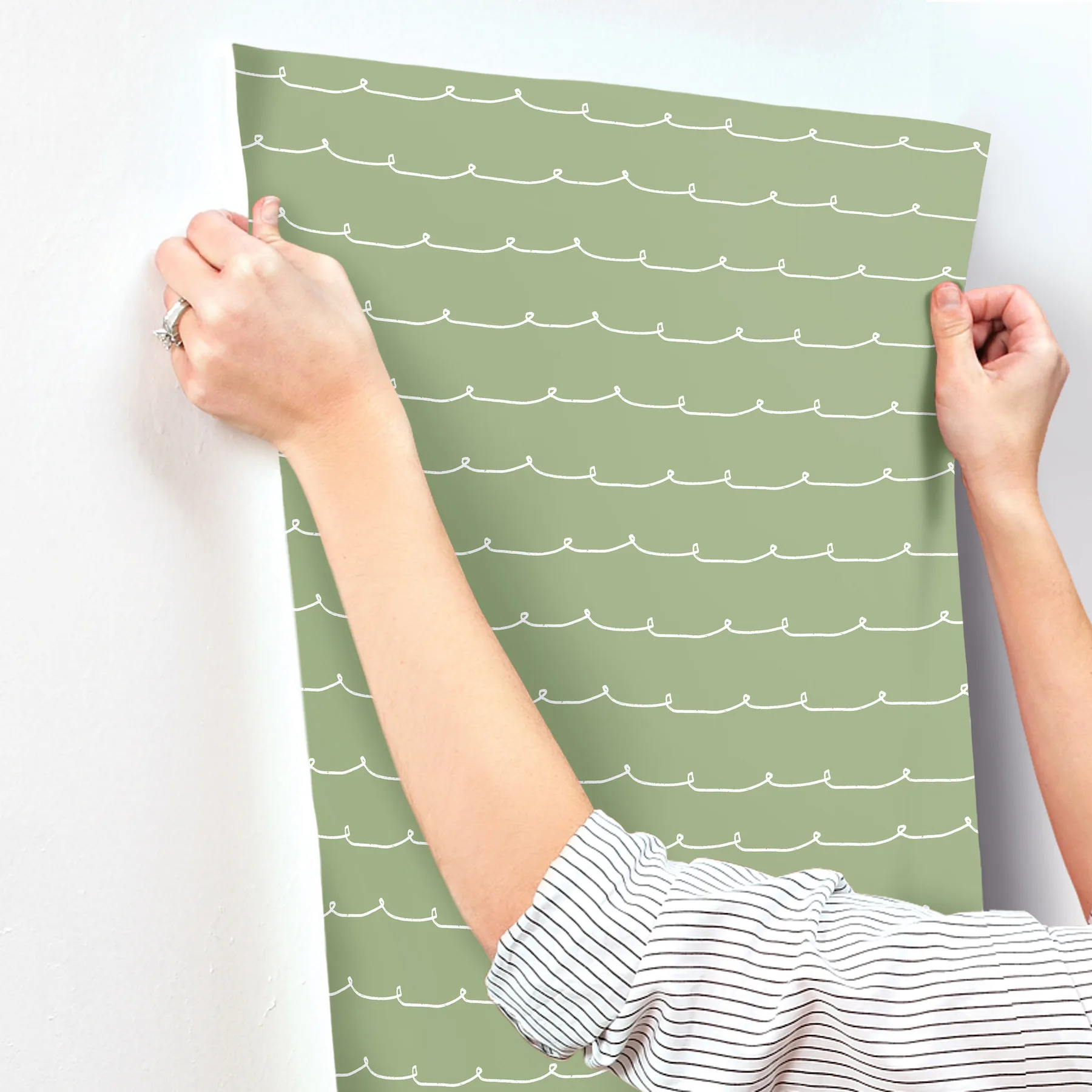 Advantage Wiggle Line - Green Wallpaper | Buy Online Advantage Wiggle Line wallpaper, color Green, SKU 4203-27571