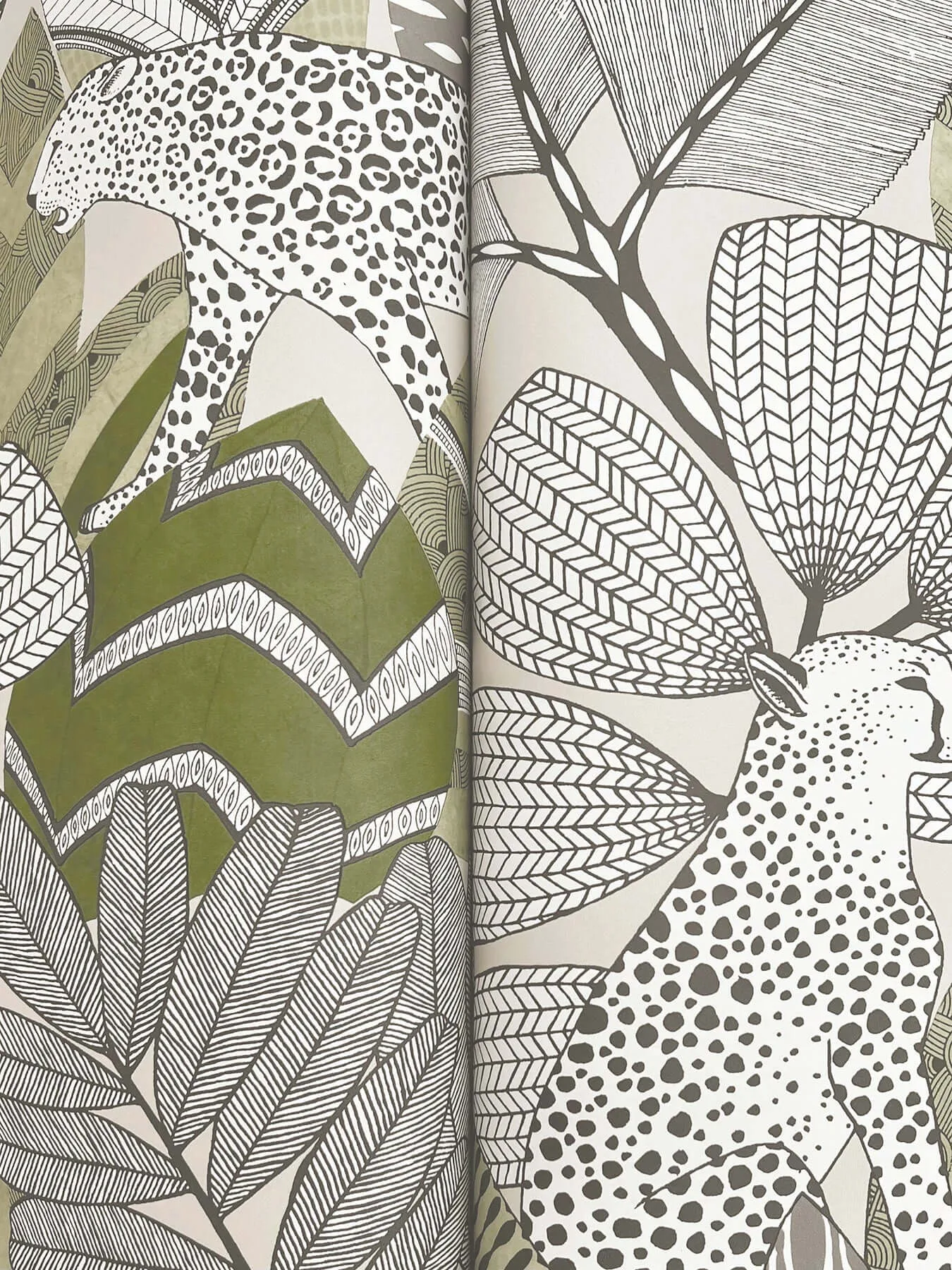 Antonina Vella Namiri - Green Wallpaper | Buy Online Antonina Vella Namiri wallpaper, color Green, SKU AB3114