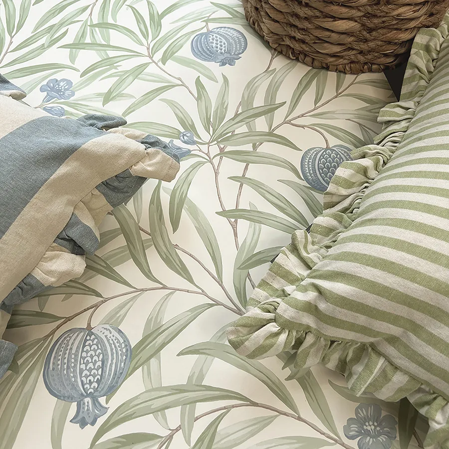 Belgravia Decor Elena wallpaper, color Blue, SKU BG9611
