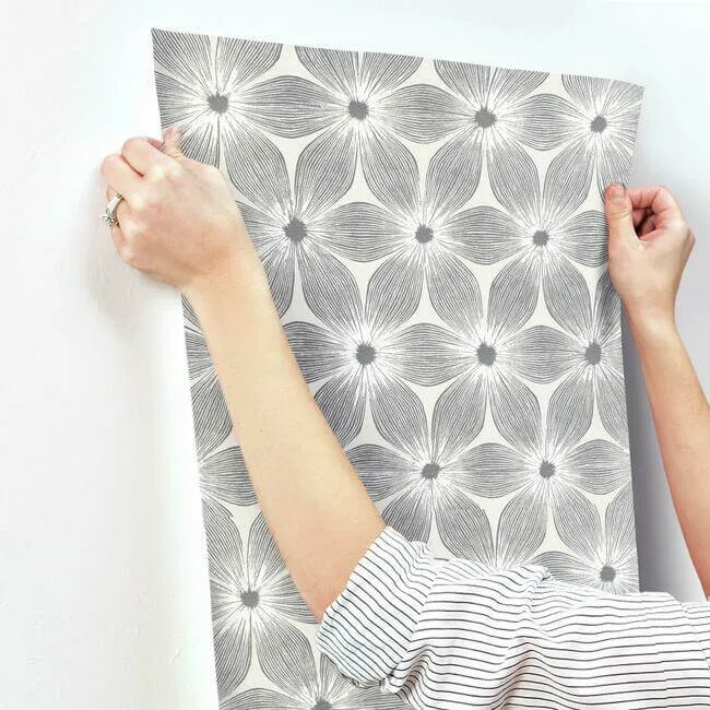 Candice Olson Everlasting - White & Silver Wallpaper | Buy Online Candice Olson Everlasting wallpaper, color White & Silver, SKU CI2302