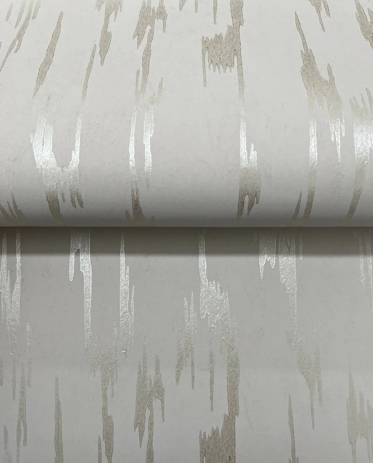 Candice Olson Flowing - Dark Taupe Wallpaper | Buy Online Candice Olson Flowing wallpaper, color Dark Taupe, SKU DF3362