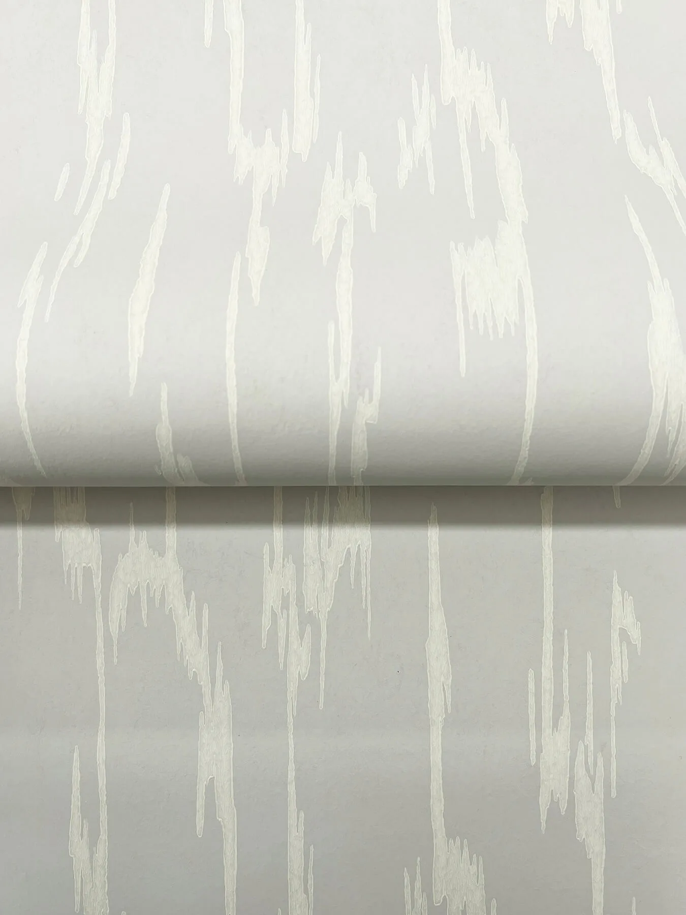 Candice Olson Flowing - Light Grey Wallpaper | Buy Online Candice Olson Flowing wallpaper, color Light Grey, SKU DF3361